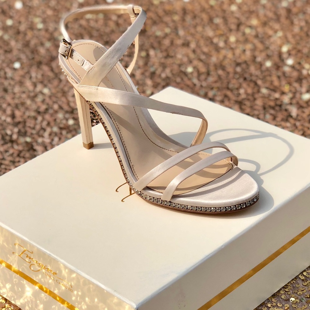 BRAND NEW Vince Camuto Sandals size 8.5